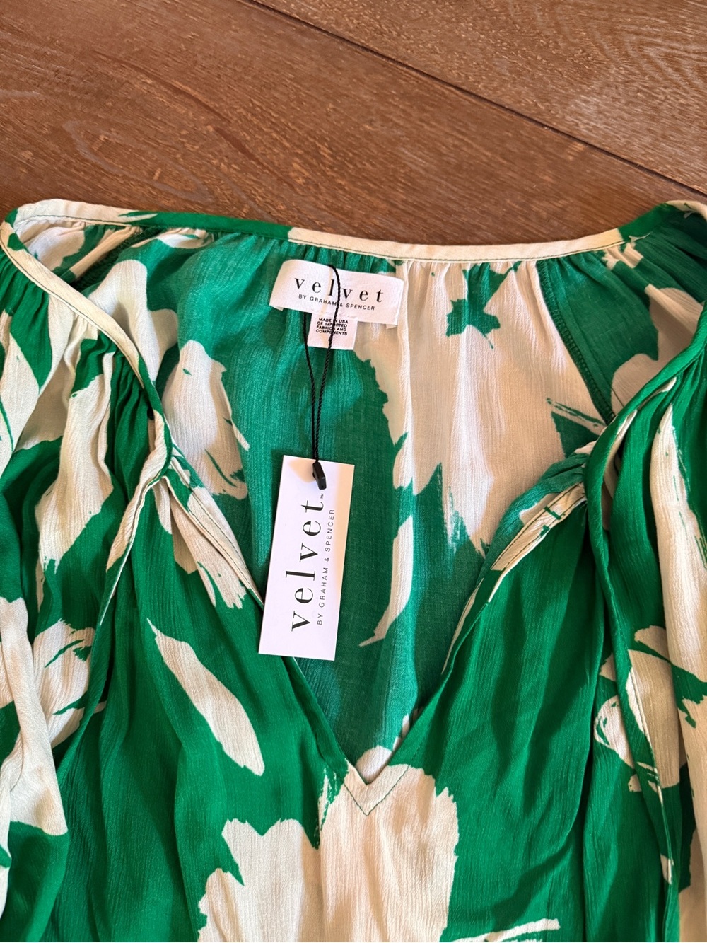 Velvet by Graham & Spencer Vikki Floral Cold Shoulder Blouse L NWT